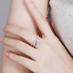 Lade Bild in die Galerieansicht, 1 Ct Round Cut Lab Diamond Cross & Twist Band in Tiara Design Engagement Ring - LGG Jewelry