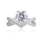 Lade Bild in die Galerieansicht, 1 Ct Round Cut Lab Diamond Cross & Twist Band in Tiara Design Engagement Ring - LGG Jewelry