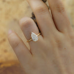 Lade Bild in die Galerieansicht, 2Ct Pear Shape Lab Diamond Solitaire Engagement Tulip Ring - LGG Jewelry