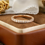 Lade Bild in die Galerieansicht, 2mm Round Cut Lab Diamond Diamond Eternity Ring - LGG Jewelry