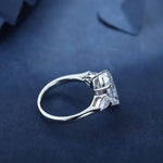 Lade Bild in die Galerieansicht, 3 Ct Pear Shape Lab Diamond Three-Stone Engagement Ring - LGG Jewelry