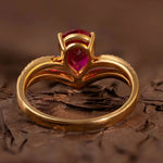 Lade Bild in die Galerieansicht, 1 Ct Pear Cut Lab Ruby V-Shaped Engagement Ring - LGG Jewelry