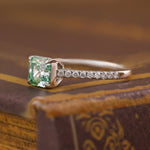 Lade Bild in die Galerieansicht, 1.026 Ct Radiant Cut Fancy Green Lab Diamond Four Prongs Solitaire Engagement Ring - LGG Jewelry