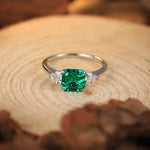 Lade Bild in die Galerieansicht, 1.5 Ct Asscher Cut Lab Emerald Three-Stone Engagement Ring - LGG Jewelry