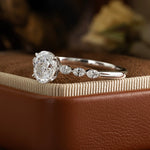 Lade Bild in die Galerieansicht, 1.5 CT Oval Cut Lab Diamond Bubble Band Engagement Ring - LGG Jewelry