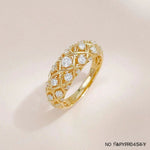Lade Bild in die Galerieansicht, 复古轻奢交叉菱格满天星18K黄培育钻女戒 - LGG Jewelry