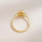 Lade Bild in die Galerieansicht, 法式轻奢椭圆鸽子蛋三石款18K黄培育彩钻 - LGG Jewelry