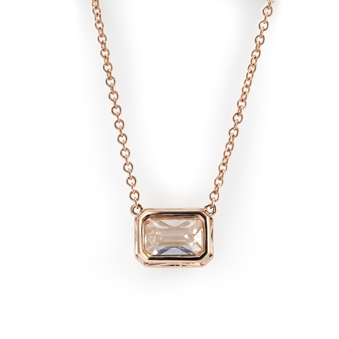 Collier avec pendentif en forme de cœur classique