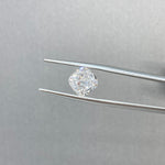 Charger l&#39;image dans la visionneuse de galerie, Diamant de laboratoire rose intense de 1,05 ct à taille ovale certifié IGI, pureté VS1 
