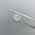 Charger l&#39;image dans la visionneuse de galerie, Diamant de laboratoire rose intense de 1,05 ct à taille ovale certifié IGI, pureté VS1 
