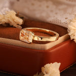 Lade Bild in die Galerieansicht, 2 CT Emerald Cut Lab Diamond East- West Bezel Engagement Ring - LGG Jewelry