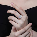Lade Bild in die Galerieansicht, 2 Ct Radiant Lab Diamond Three-Stone Engagement Ring with Tapered Baguette - LGG Jewelry