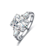 Lade Bild in die Galerieansicht, 2 Ct Radiant Lab Diamond Three-Stone Engagement Ring with Tapered Baguette - LGG Jewelry