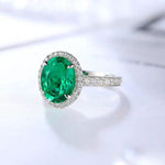 Lade Bild in die Galerieansicht, 2.5 Ct Oval Shape Lab Emerald Half Pave Halo Engagement Ring - LGG Jewelry
