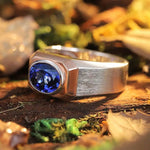 Lade Bild in die Galerieansicht, 2.64 Ct Oval Shape Lab Blue Sapphire Bezel Wedding Ring For Men - LGG Jewelry