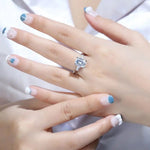 Lade Bild in die Galerieansicht, 3 Ct Emerald Cut Lab Diamond Three-Stone Engagement Ring with two Tapered Baguette - LGG Jewelry