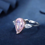 Lade Bild in die Galerieansicht, 3 Ct Fancy Vivid Pink Pear Shape Lab Diamond Three-Stone Engagement Ring (Setting Price Only) - LGG Jewelry