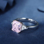 Lade Bild in die Galerieansicht, 3 Ct Fancy Vivid Pink Radiant Lab Diamond Three-Stone Engagement Ring (Setting Price Only) - LGG Jewelry