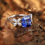 Lade Bild in die Galerieansicht, 3.45 Ct Asscher Cut Lab Blue Sapphire Snowflake Three-Stone Engagement Ring - LGG Jewelry