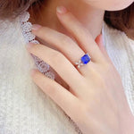 Lade Bild in die Galerieansicht, 3.45 Ct Asscher Cut Lab Blue Sapphire Snowflake Three-Stone Engagement Ring - LGG Jewelry