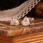 Load image into Gallery viewer, Classic Heart Shape Lab Diamond Three Prongs Ear Studs
