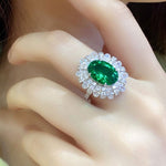 Lade Bild in die Galerieansicht, 4 Ct Oval Cut Lab Emerald Cluster Engagement Ring - LGG Jewelry