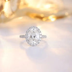 Lade Bild in die Galerieansicht, 4 Ct Oval Cut Moissanite Halo Engagement Ring - LGG Jewelry