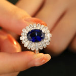 Lade Bild in die Galerieansicht, 6 Ct Oval Cut Lab Blue Sapphire Cluster Engagement Ring - LGG Jewelry