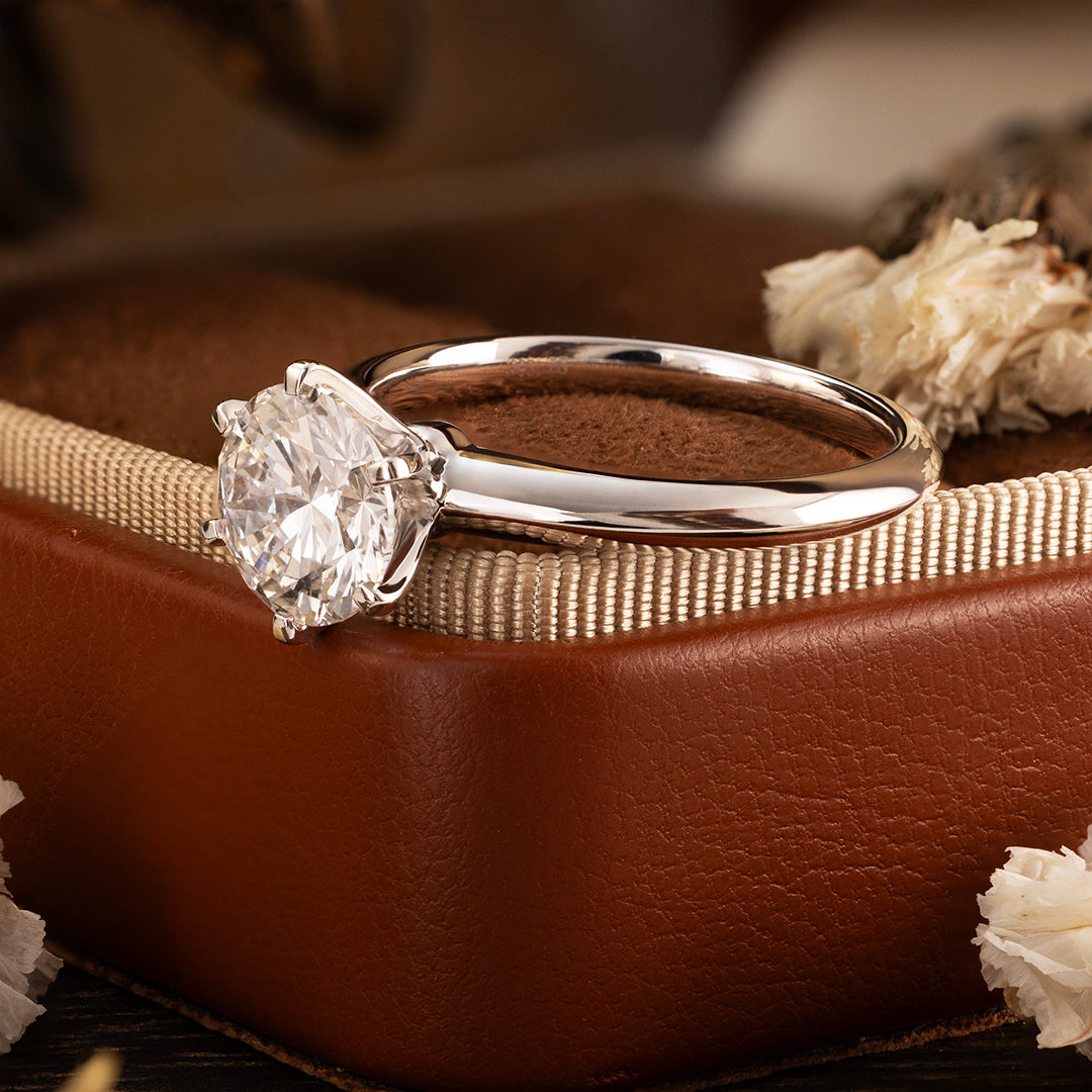 Bague de fiançailles de luxe avec grappe de rubis ovales de 6 ct
