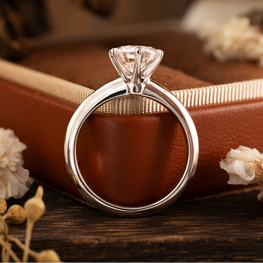 Bague de fiançailles de luxe avec grappe de rubis ovales de 6 ct