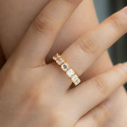 Bague de fiançailles de luxe avec grappe de rubis ovales de 6 ct