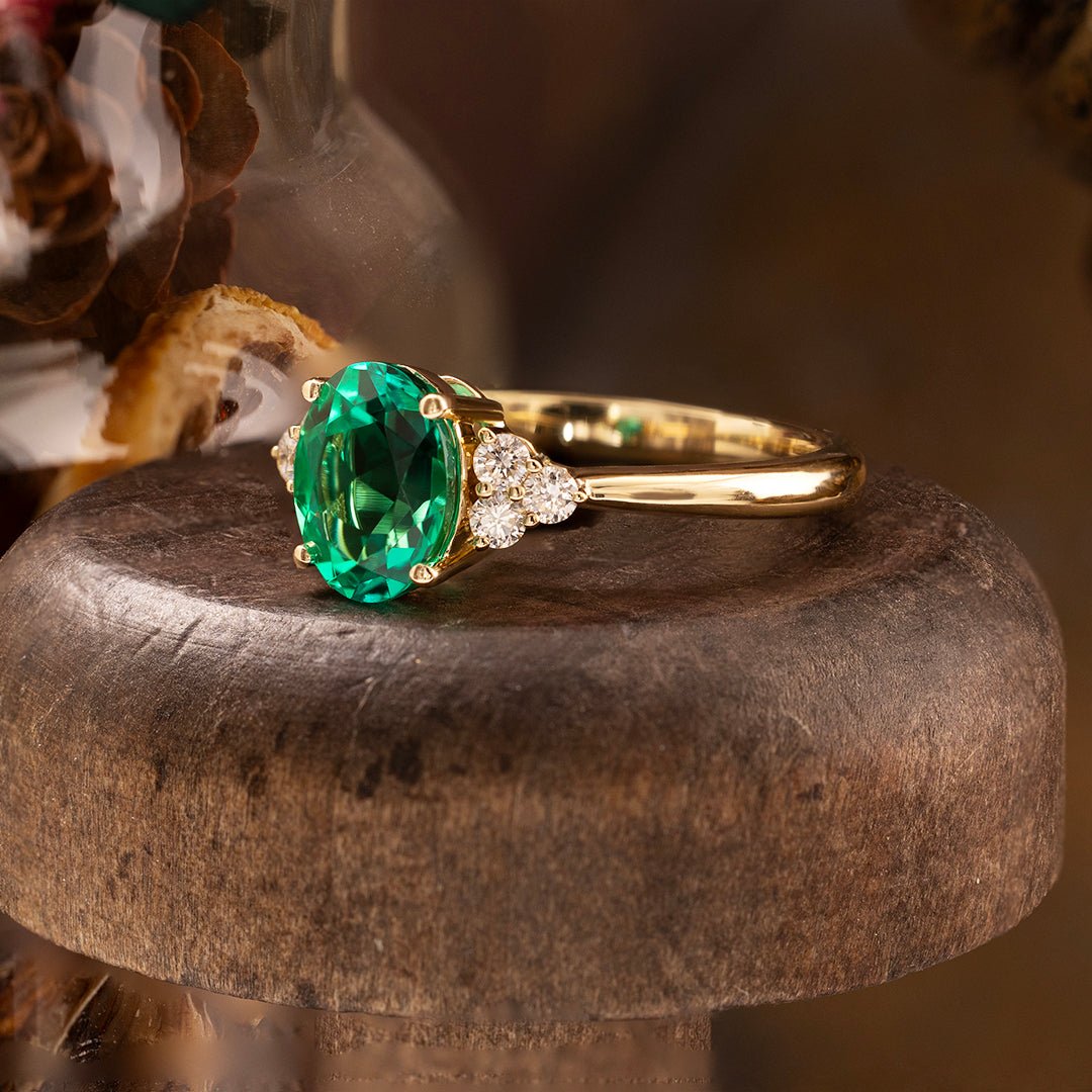 7x9mm Oval Shape Lab Colombian Emerald Engagement Ring - LGG Jewelry