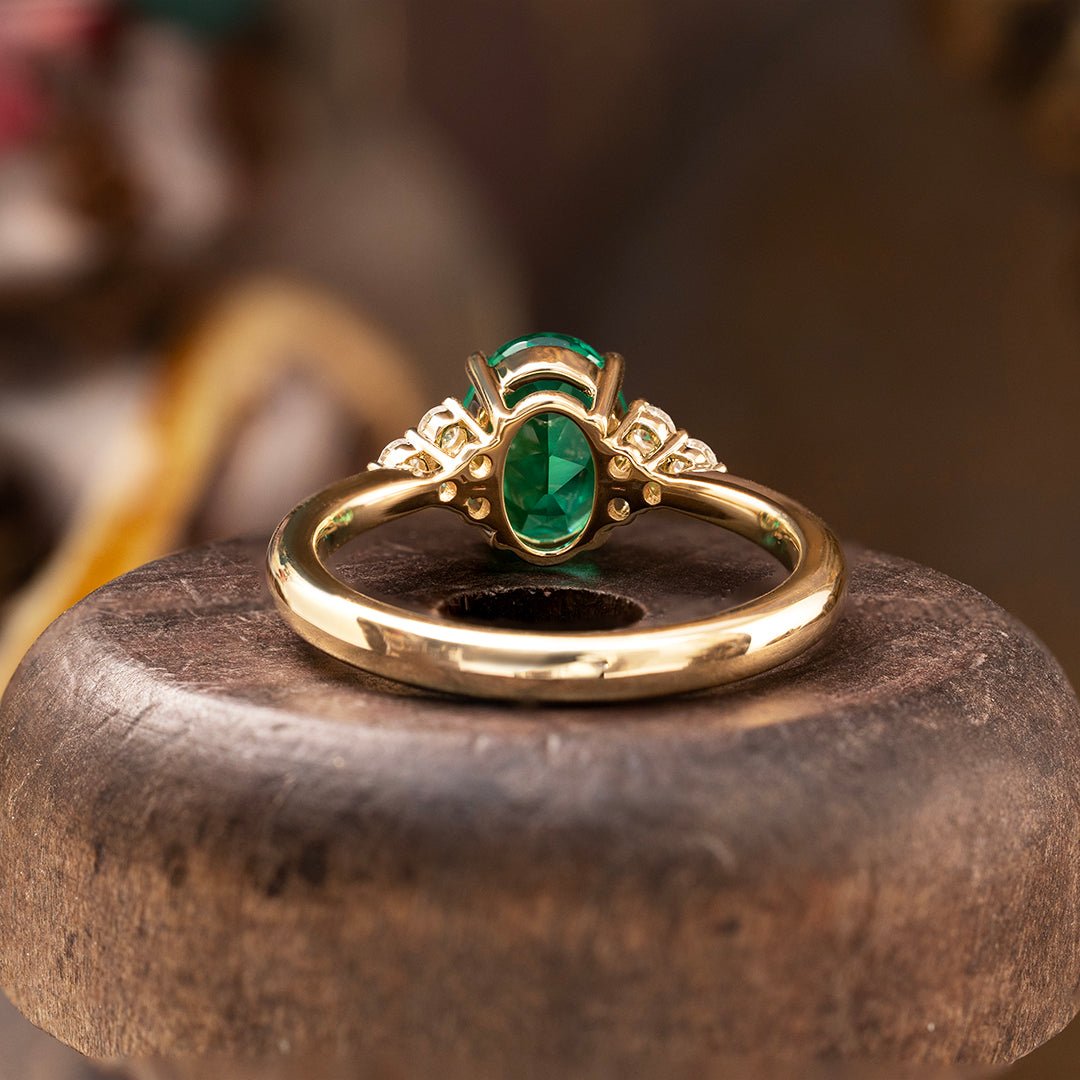 7x9mm Oval Shape Lab Colombian Emerald Engagement Ring - LGG Jewelry