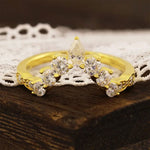 Charger l&#39;image dans la visionneuse de galerie, Deep V-Shaped Pear &amp; Round Cut Lab Diamond Contour Band - LGG Jewelry
