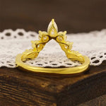 Charger l&#39;image dans la visionneuse de galerie, Deep V-Shaped Pear &amp; Round Cut Lab Diamond Contour Band - LGG Jewelry
