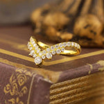 Lade Bild in die Galerieansicht, Chevron Double-deck Round Cut Lab Diamond Contour Band - LGG Jewelry