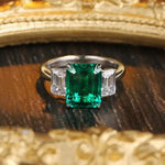 Lade Bild in die Galerieansicht, Classic 1.32 Ct Lab Emerald Three Stone Engagement Ring - LGG Jewelry
