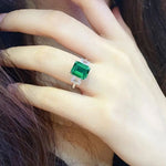 Lade Bild in die Galerieansicht, Classic 1.32 Ct Lab Emerald Three Stone Engagement Ring - LGG Jewelry