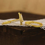 Lade Bild in die Galerieansicht, Classic 2 Ct Pear Shape Halo Bridal Ring Set - 2pcs - LGG Jewelry