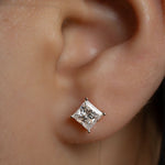 Lade Bild in die Galerieansicht, Classic Princess Cut Lab Diamond Four Prongs Ear Studs - LGG Jewelry