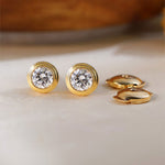Lade Bild in die Galerieansicht, Classic Round Cut Lab diamond Bezel Ear Studs - LGG Jewelry