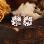 Lade Bild in die Galerieansicht, Classic Round Cut Lab Diamond Four Prongs Ear Studs - LGG Jewelry