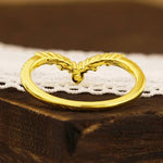 Lade Bild in die Galerieansicht, Curved Round Cut Stacking Band - LGG Jewelry