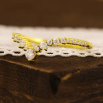 Lade Bild in die Galerieansicht, Curved Round Cut Stacking Band - LGG Jewelry