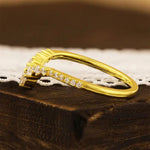 Lade Bild in die Galerieansicht, Curved Round Cut Stacking Band - LGG Jewelry
