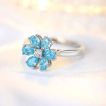 Lade Bild in die Galerieansicht, Daisy Pear Cut Blue Moissanite Engagement Ring - LGG Jewelry