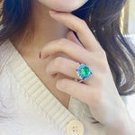 Lade Bild in die Galerieansicht, Double Halo 4.5 Ct Round Lab Emerald Engagement Ring - LGG Jewelry