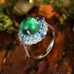Lade Bild in die Galerieansicht, Double Halo 4.5 Ct Round Lab Emerald Engagement Ring - LGG Jewelry