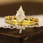 Lade Bild in die Galerieansicht, Elegant Kite Cut Moissanite Wedding Ring Set - 2pcs - LGG Jewelry