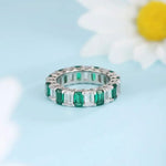 Lade Bild in die Galerieansicht, Emerald Cut Lab Emerald Alternating Eternity Band - LGG Jewelry
